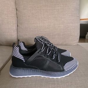 Women Size 8 Brand New Smoke Free Home